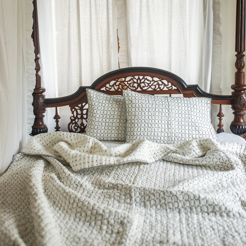 Black and White Handmade Kantha Bedcover/Dohar-Quilt Set-House of Ekam
